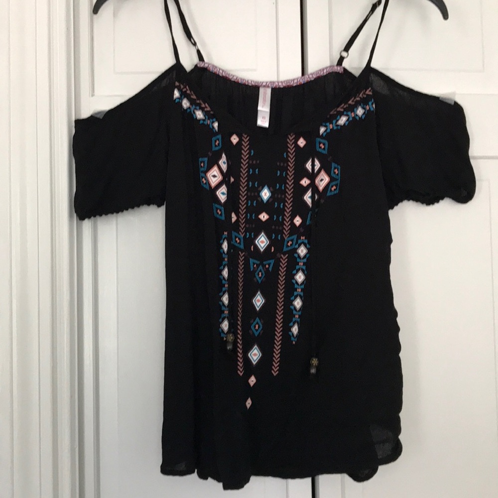 xhilaration black cold shoulder blouse
